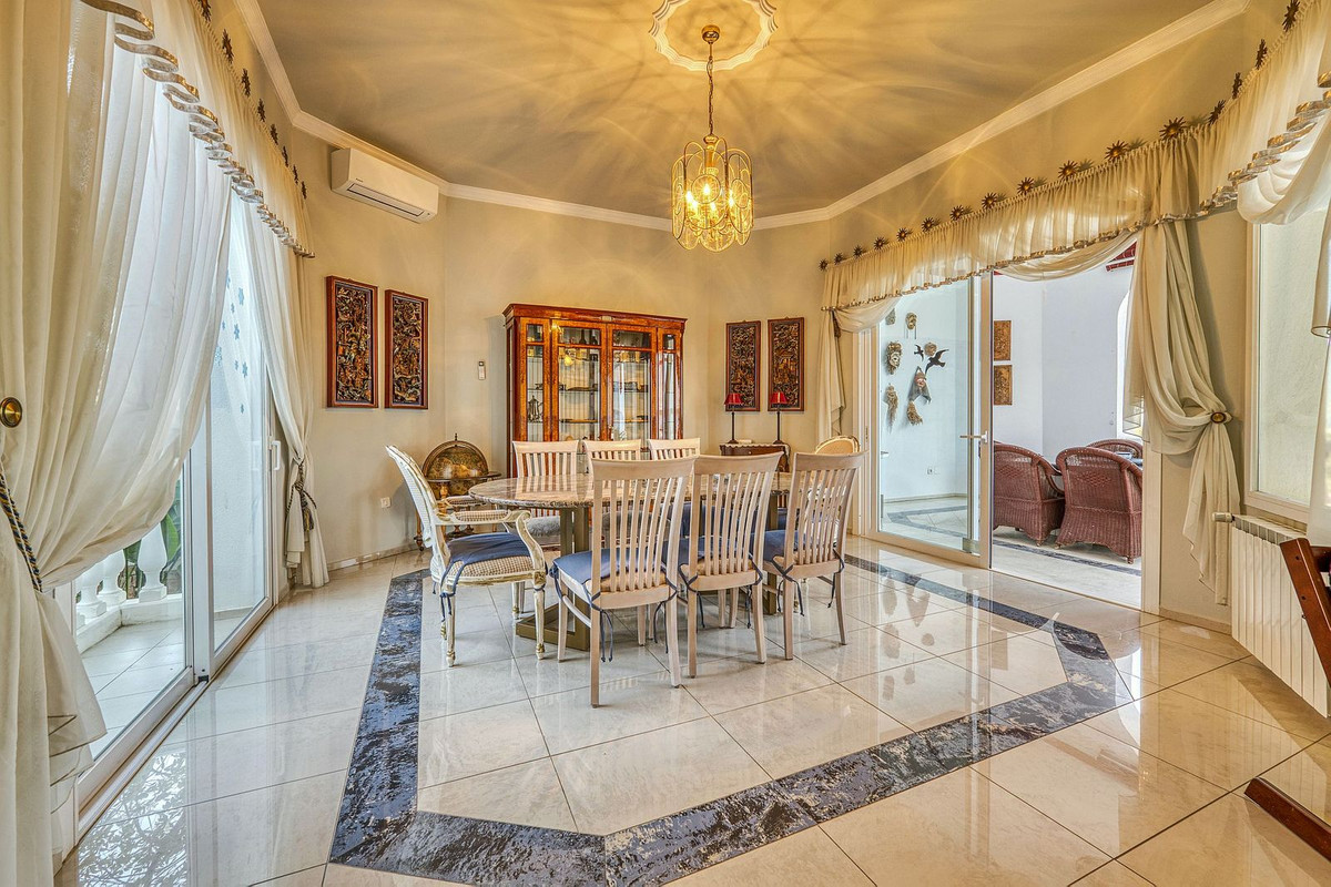 Huis te koop in Hacienda Las Chapas | 6 slaapkamers H5226580