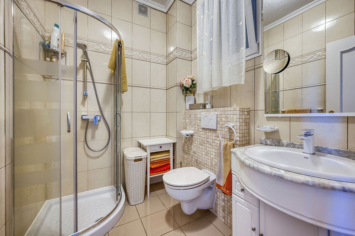 Huis te koop in Hacienda Las Chapas | 6 slaapkamers H5226580