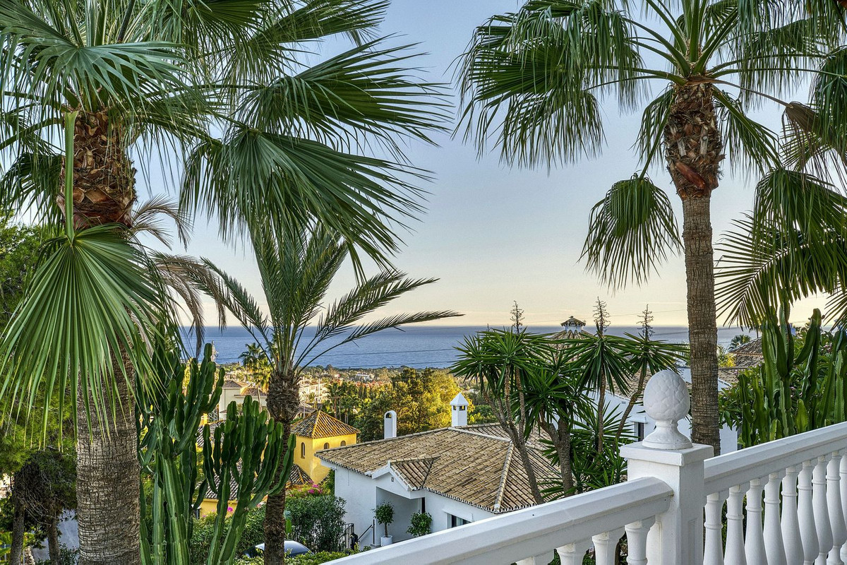 Huis te koop in Hacienda Las Chapas | 6 slaapkamers H5226580