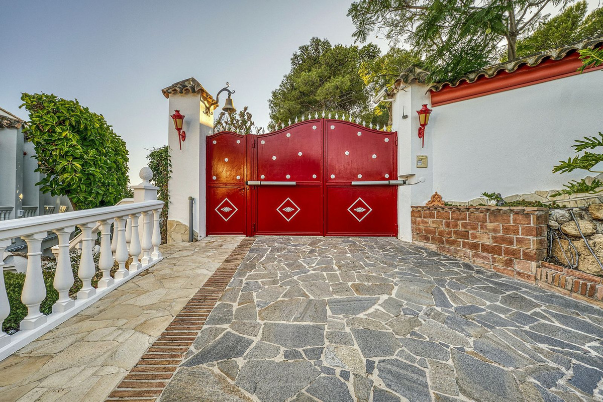 Huis te koop in Hacienda Las Chapas | 6 slaapkamers H5226580