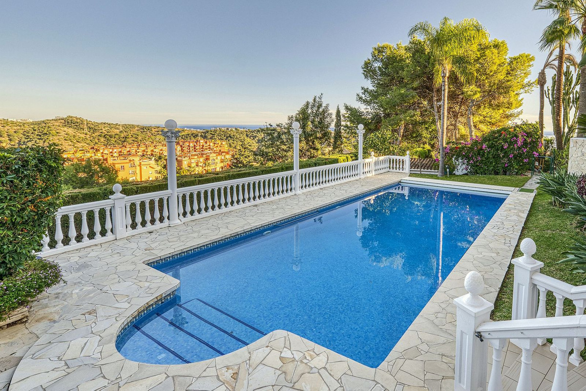 Huis te koop in Hacienda Las Chapas | 6 slaapkamers H5226580
