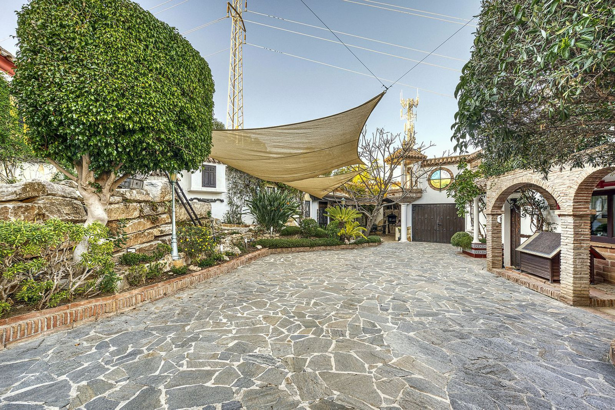 Huis te koop in Hacienda Las Chapas | 6 slaapkamers H5226580