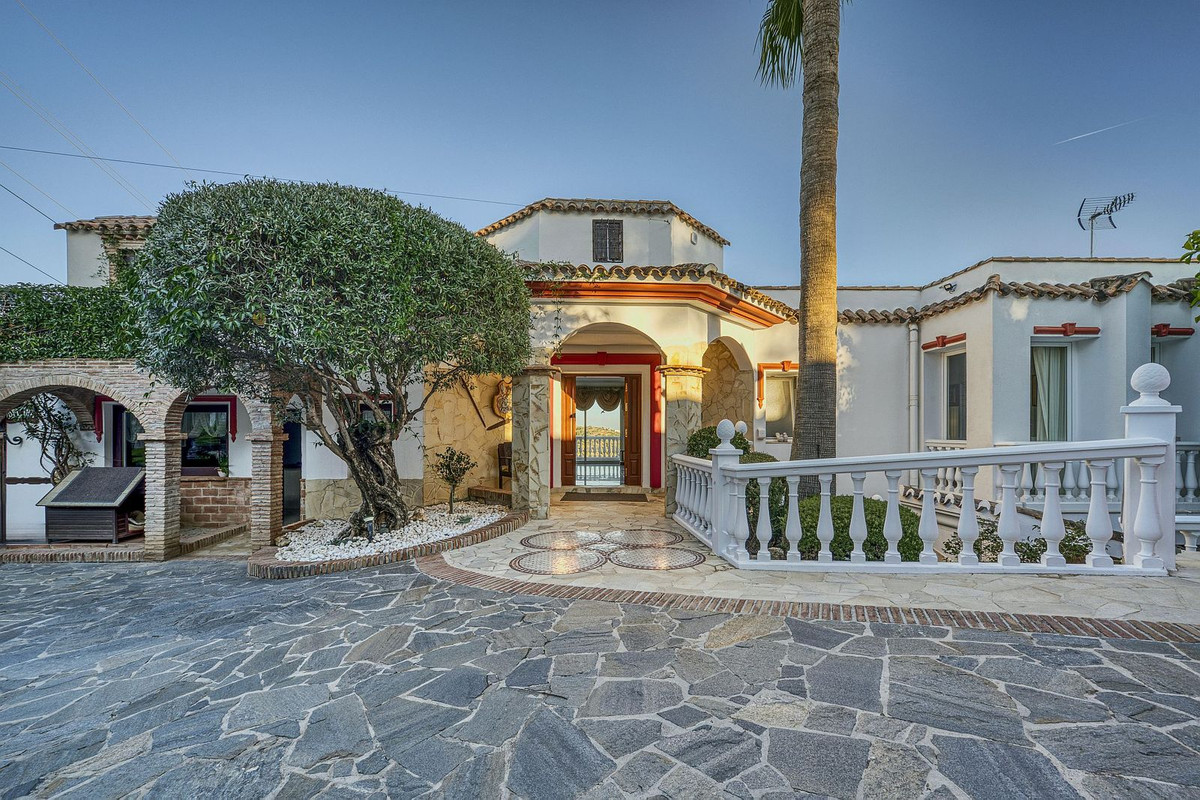 Huis te koop in Hacienda Las Chapas | 6 slaapkamers H5226580