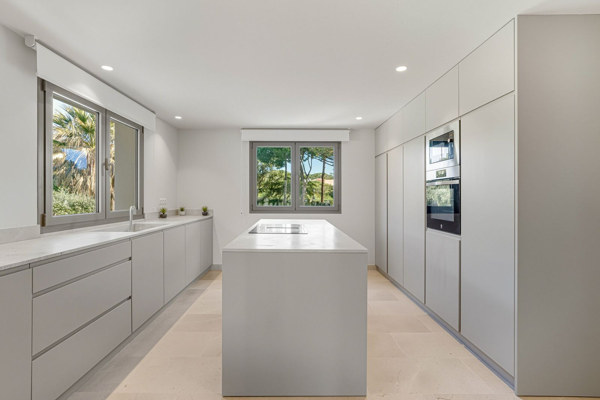 Huis te koop in Hacienda Las Chapas | 4 slaapkamers H5288593