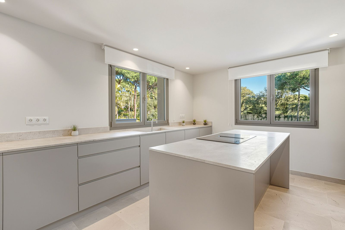 Huis te koop in Hacienda Las Chapas | 4 slaapkamers H5288593