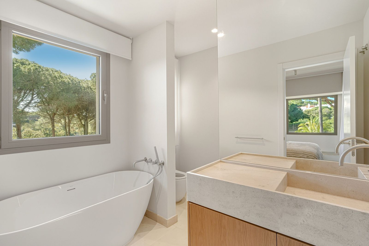 Huis te koop in Hacienda Las Chapas | 4 slaapkamers H5288593