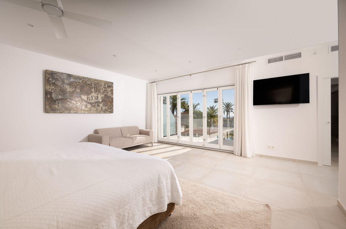 Huis te koop in Hacienda Las Chapas | 9 slaapkamers H5308135