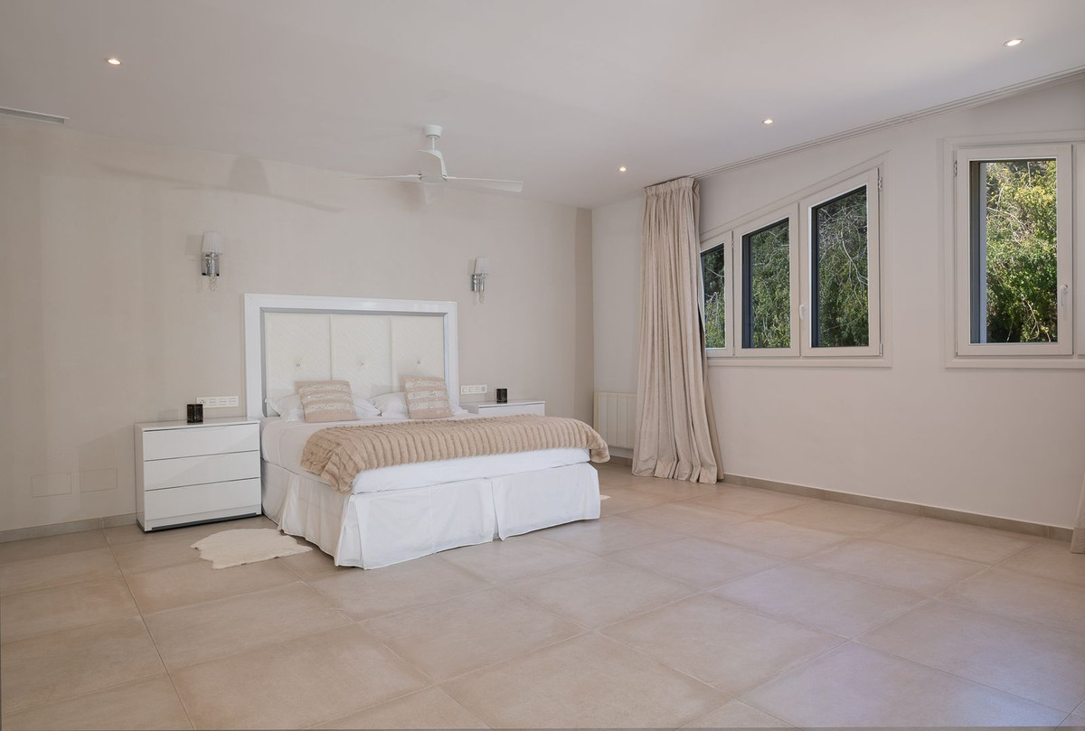 Huis te koop in Hacienda Las Chapas | 9 slaapkamers H5308135