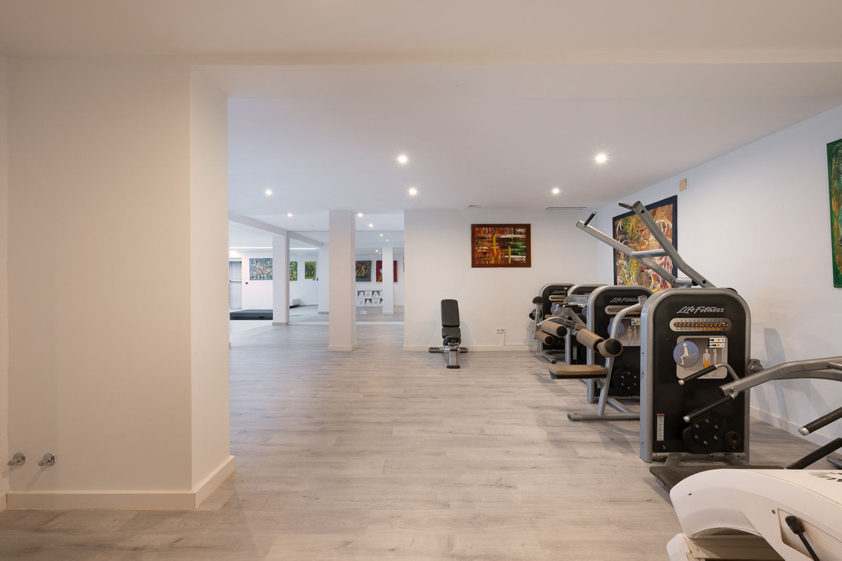 Huis te koop in Hacienda Las Chapas | 9 slaapkamers H5308135