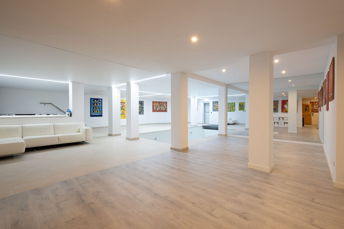 Huis te koop in Hacienda Las Chapas | 9 slaapkamers H5308135