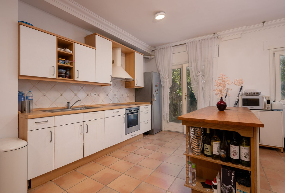 Huis te koop in Hacienda Las Chapas | 9 slaapkamers H5308135