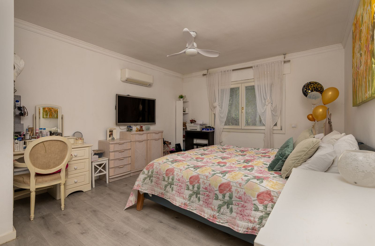 Huis te koop in Hacienda Las Chapas | 9 slaapkamers H5308135