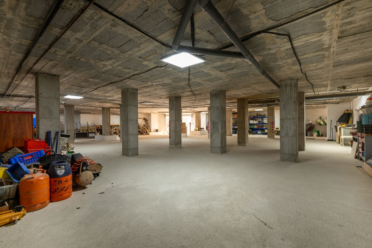 Huis te koop in Hacienda Las Chapas | 9 slaapkamers H5308135