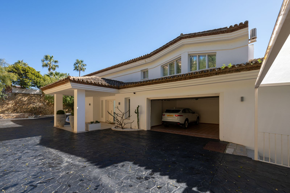 Huis te koop in Hacienda Las Chapas | 9 slaapkamers H5308135