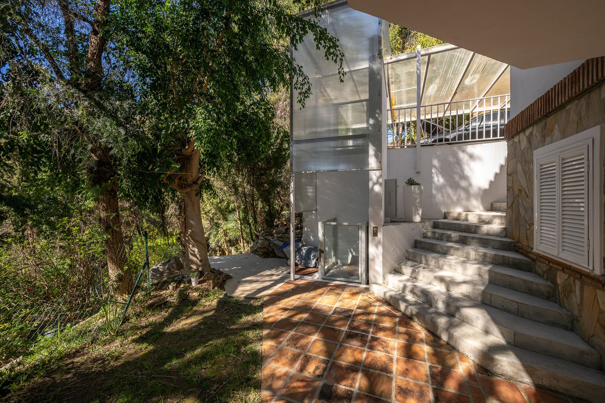 Huis te koop in Hacienda Las Chapas | 9 slaapkamers H5308135