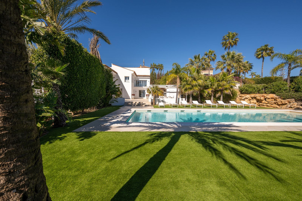 Huis te koop in Hacienda Las Chapas | 9 slaapkamers H5308135