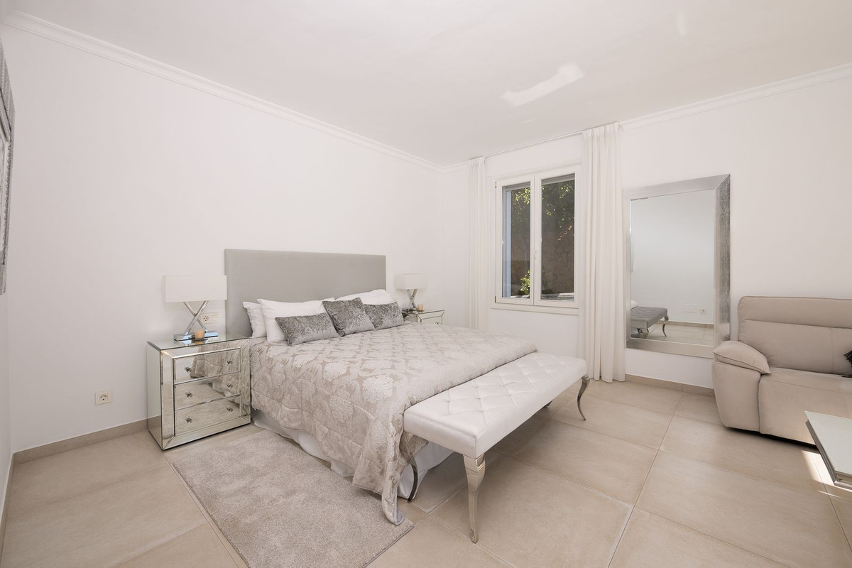 Huis te koop in Hacienda Las Chapas | 9 slaapkamers H5308135