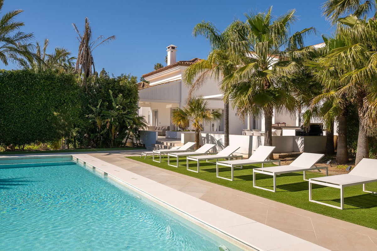 Huis te koop in Hacienda Las Chapas | 9 slaapkamers H5308135