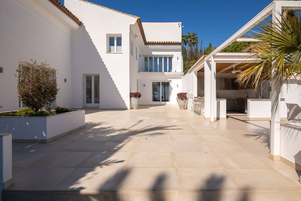 Huis te koop in Hacienda Las Chapas | 9 slaapkamers H5308135