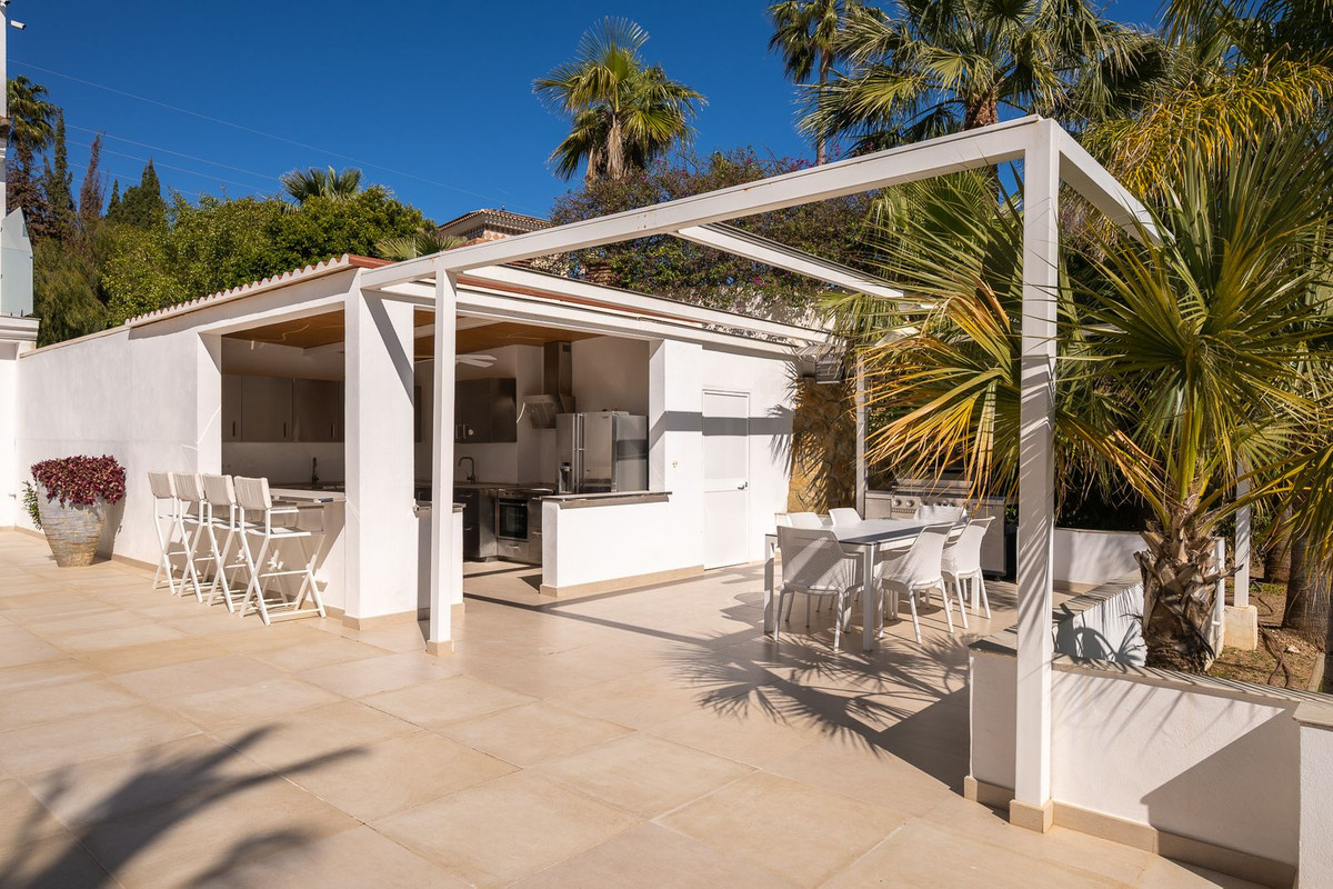 Huis te koop in Hacienda Las Chapas | 9 slaapkamers H5308135