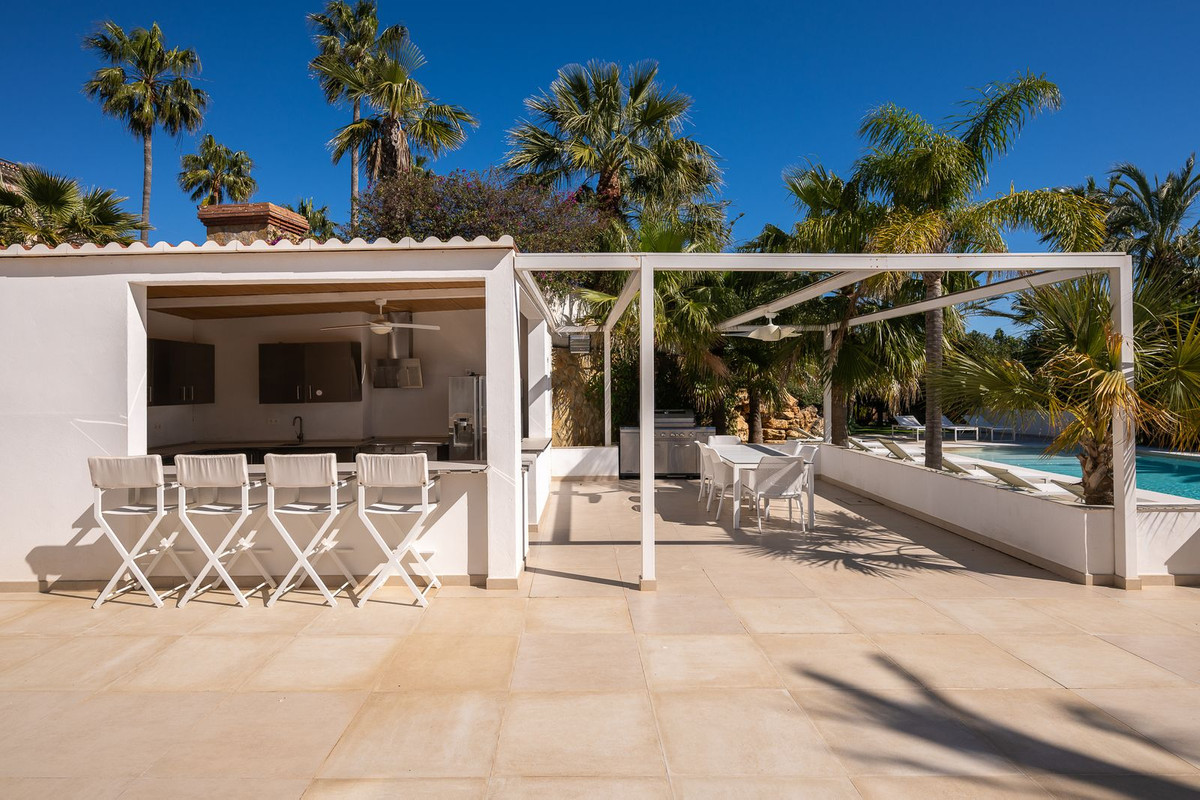 Huis te koop in Hacienda Las Chapas | 9 slaapkamers H5308135