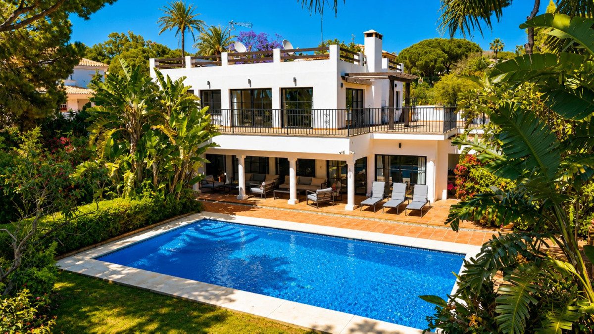Huis te koop in Hacienda Las Chapas | 6 slaapkamers H5386768