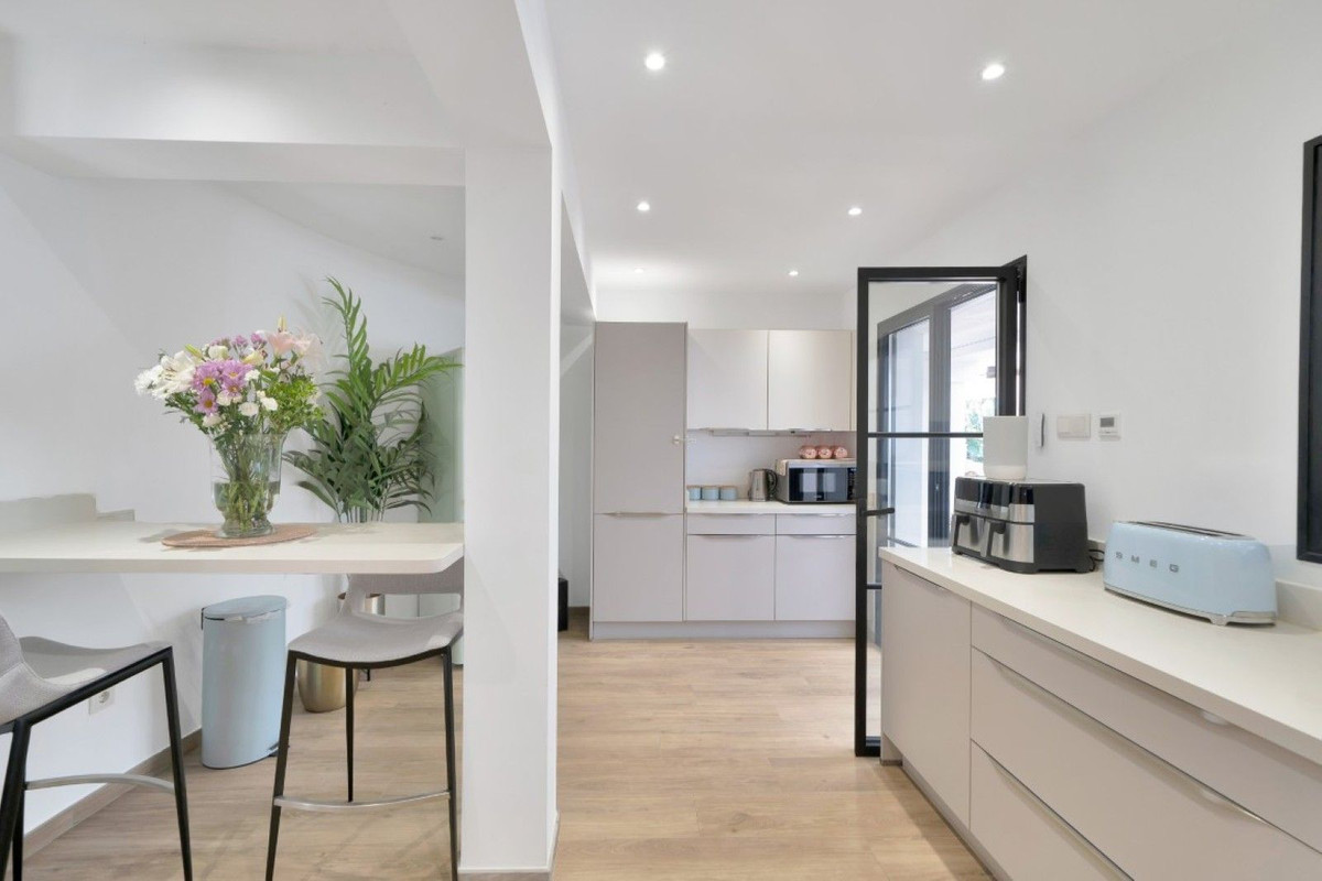 Huis te koop in Hacienda Las Chapas | 6 slaapkamers H5386768