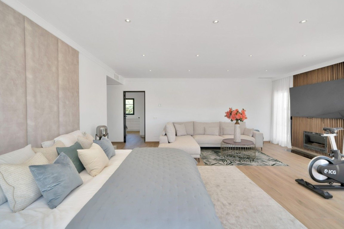 Huis te koop in Hacienda Las Chapas | 6 slaapkamers H5386768