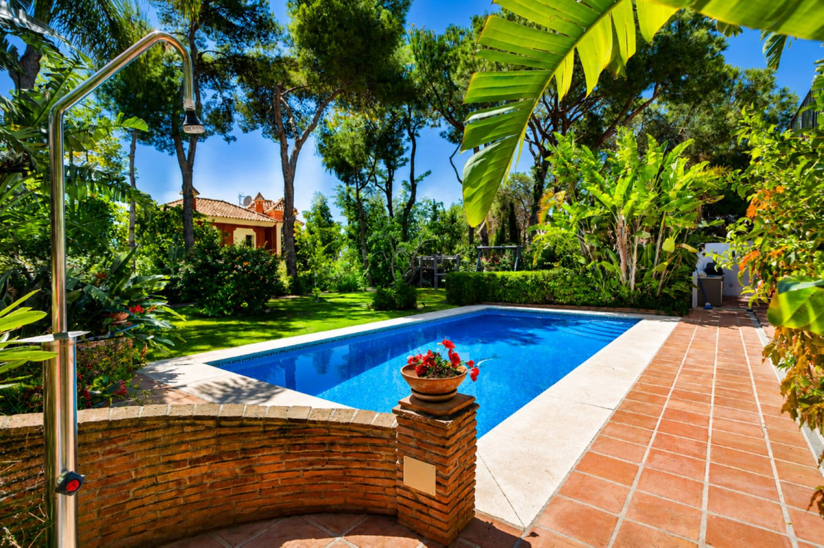 Huis te koop in Hacienda Las Chapas | 6 slaapkamers H5386768