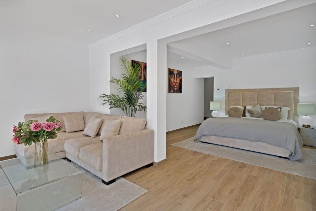 Huis te koop in Hacienda Las Chapas | 6 slaapkamers H5386768