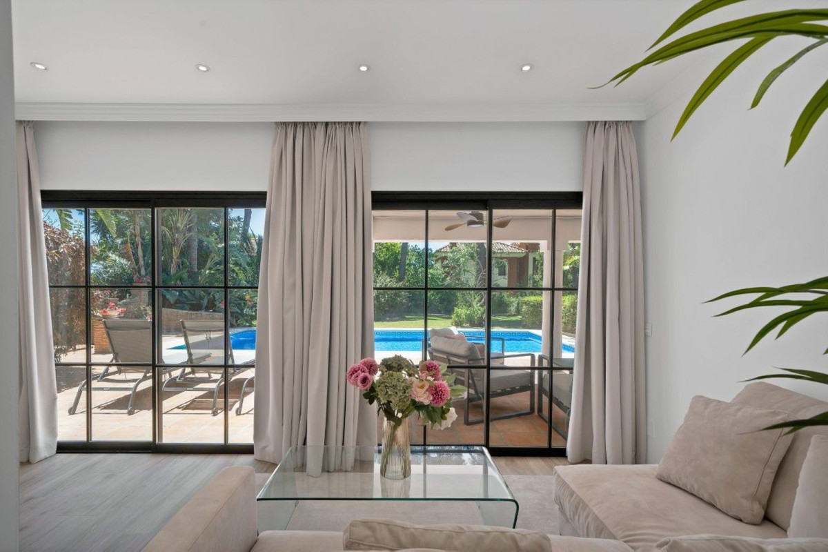 Huis te koop in Hacienda Las Chapas | 6 slaapkamers H5386768
