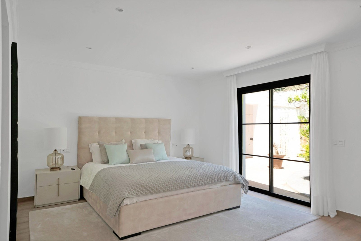 Huis te koop in Hacienda Las Chapas | 6 slaapkamers H5386768