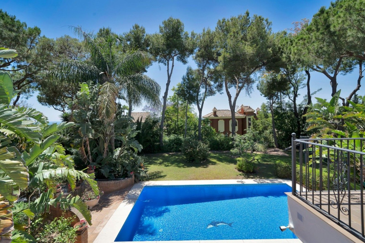 Huis te koop in Hacienda Las Chapas | 6 slaapkamers H5386768