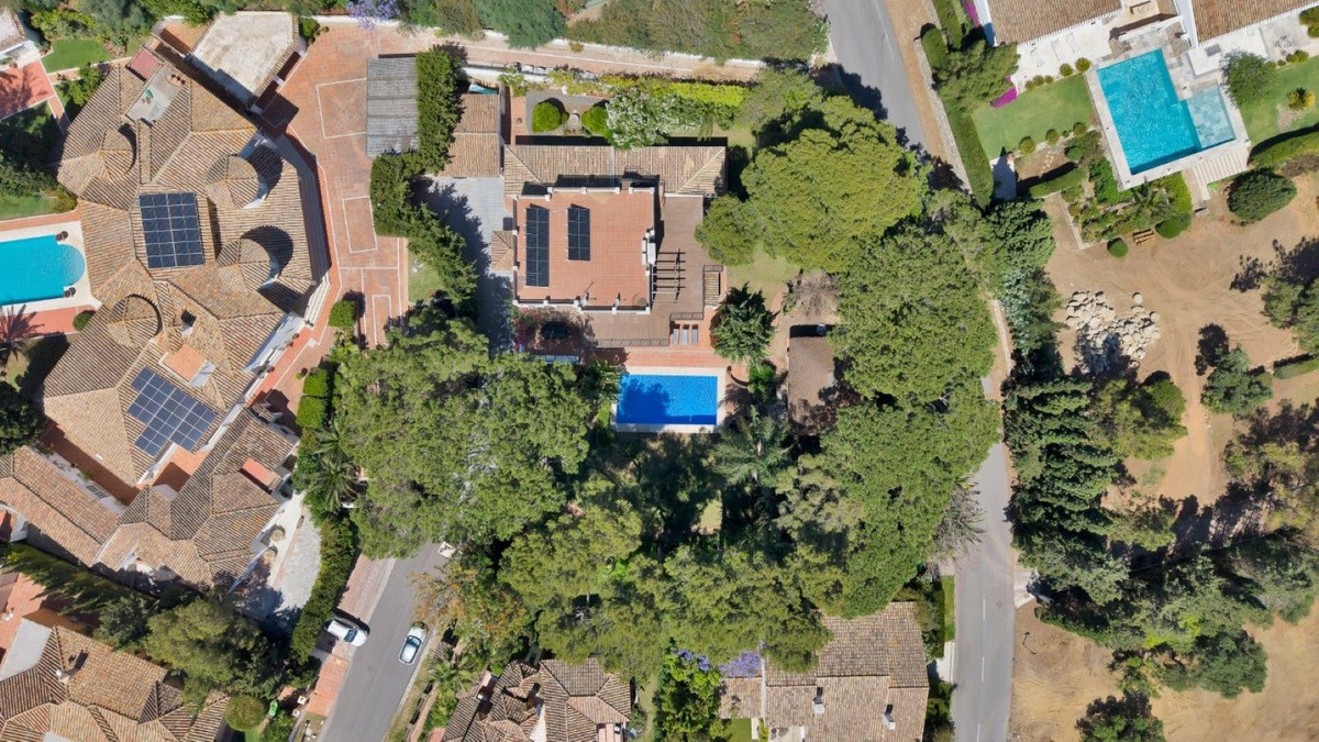 Huis te koop in Hacienda Las Chapas | 6 slaapkamers H5386768