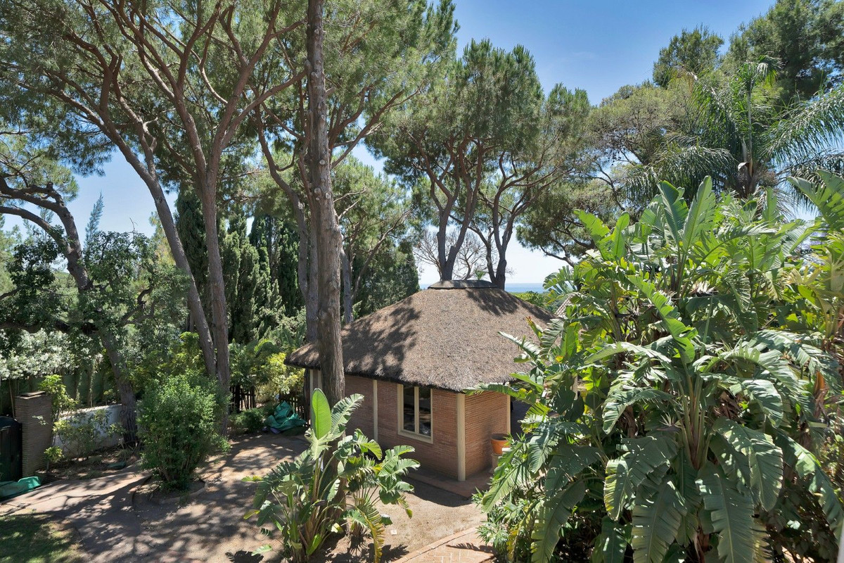 Huis te koop in Hacienda Las Chapas | 6 slaapkamers H5386768
