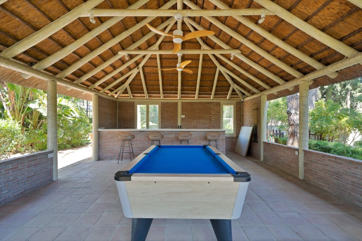 Huis te koop in Hacienda Las Chapas | 6 slaapkamers H5386768