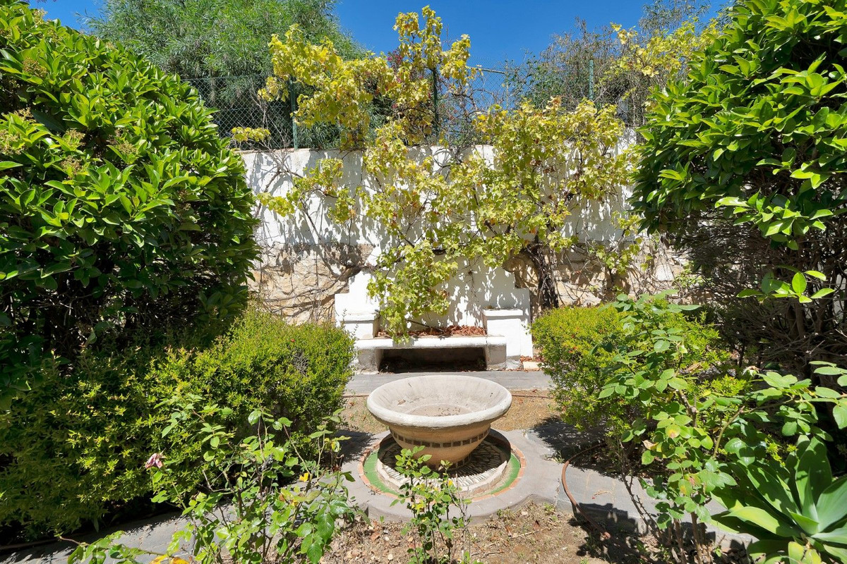 Huis te koop in Hacienda Las Chapas | 6 slaapkamers H5386768