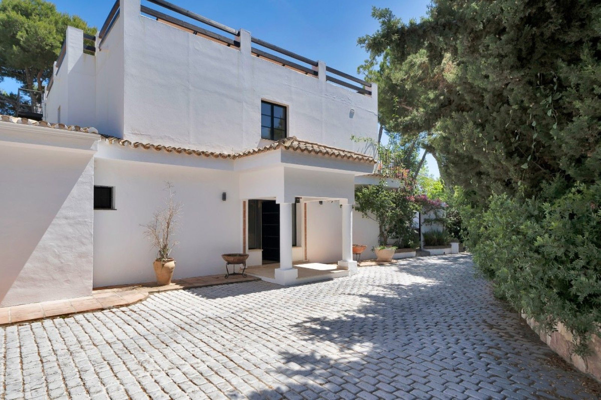 Huis te koop in Hacienda Las Chapas | 6 slaapkamers H5386768