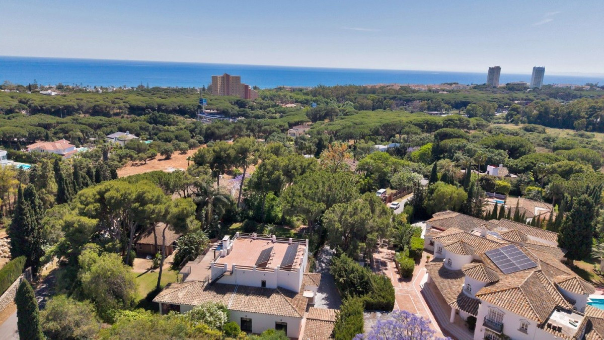 Huis te koop in Hacienda Las Chapas | 6 slaapkamers H5386768