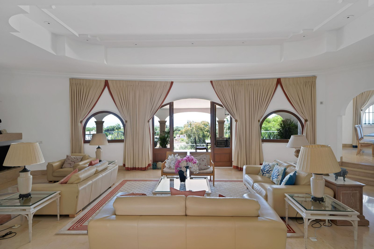 Huis te koop in Hacienda Las Chapas | 6 slaapkamers H5390014