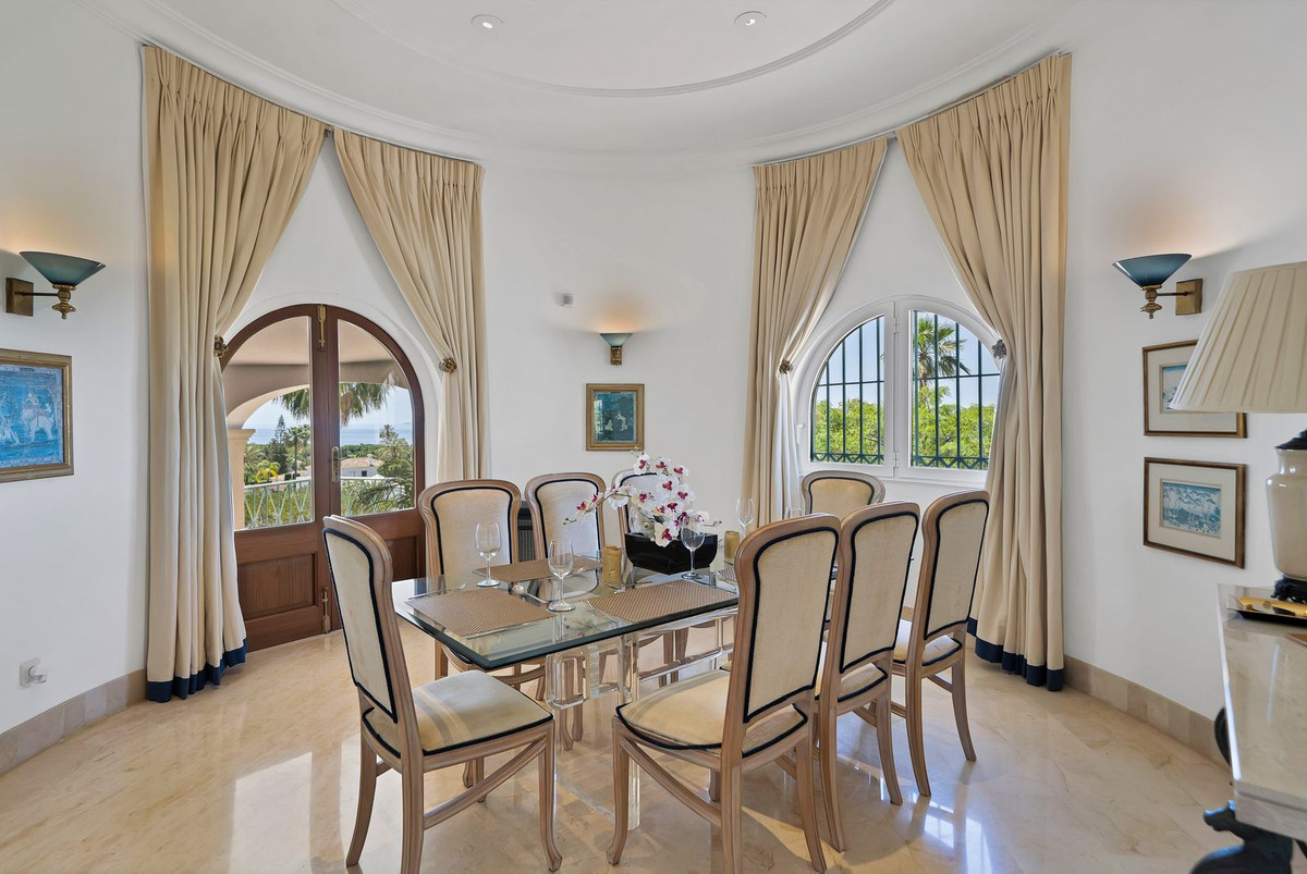 Huis te koop in Hacienda Las Chapas | 6 slaapkamers H5390014
