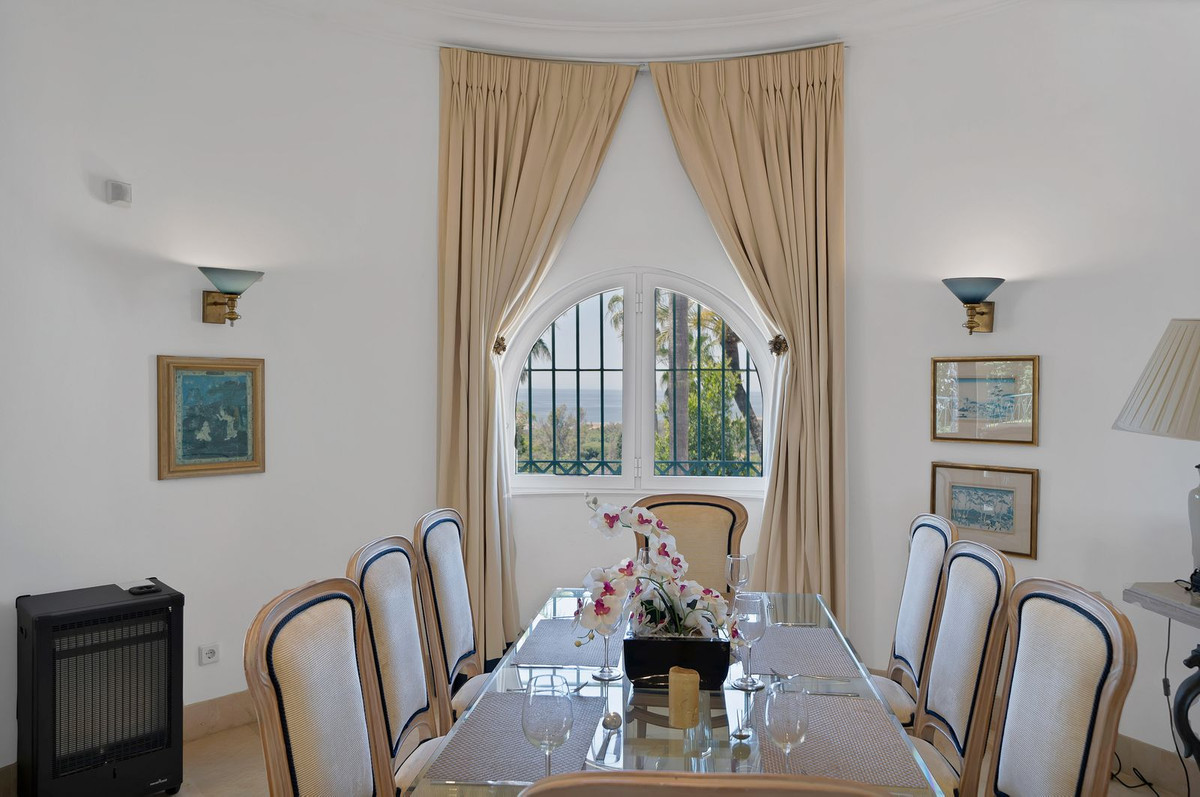 Huis te koop in Hacienda Las Chapas | 6 slaapkamers H5390014