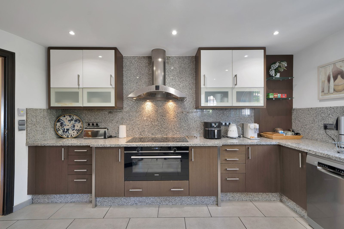 Huis te koop in Hacienda Las Chapas | 6 slaapkamers H5390014