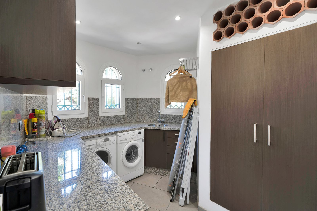 Huis te koop in Hacienda Las Chapas | 6 slaapkamers H5390014