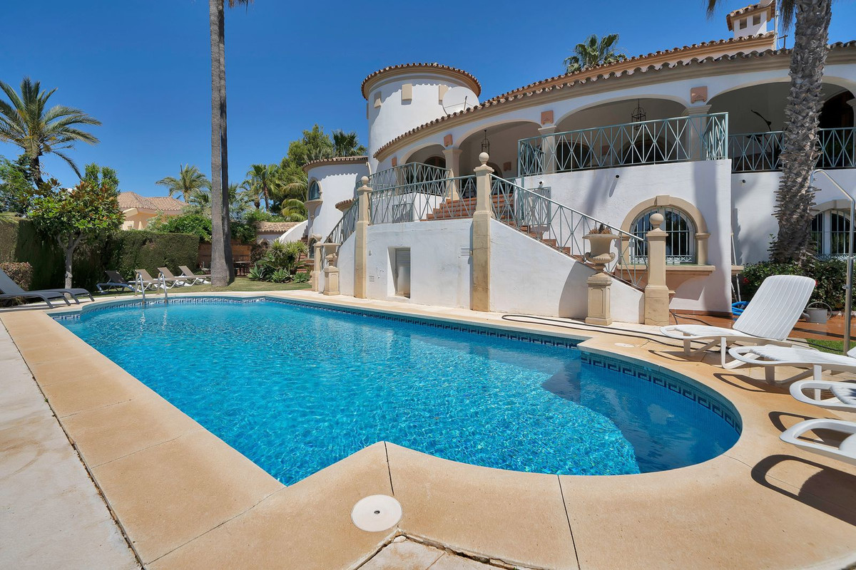 Huis te koop in Hacienda Las Chapas | 6 slaapkamers H5390014