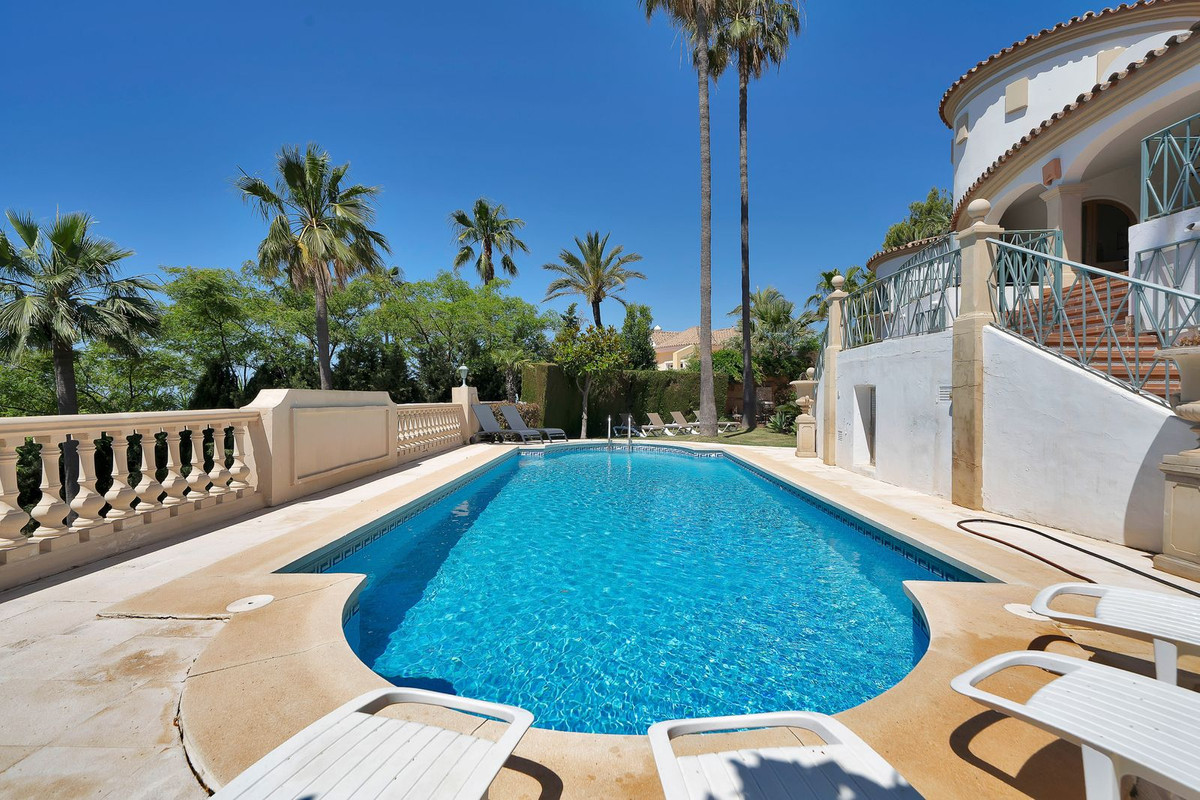 Huis te koop in Hacienda Las Chapas | 6 slaapkamers H5390014