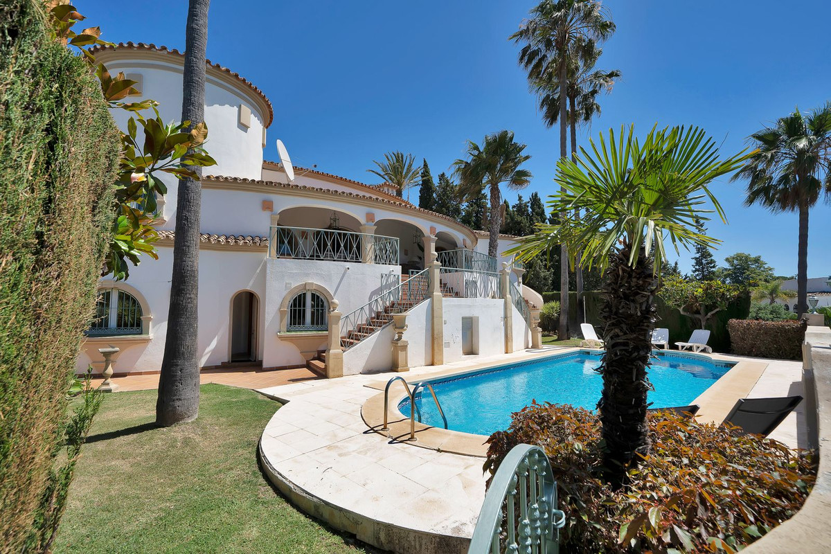 Huis te koop in Hacienda Las Chapas | 6 slaapkamers H5390014