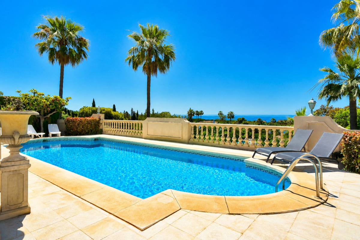Huis te koop in Hacienda Las Chapas | 6 slaapkamers H5390014