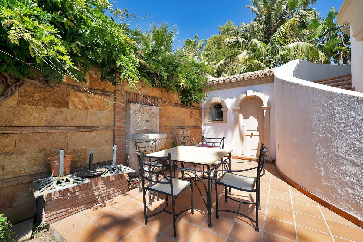 Huis te koop in Hacienda Las Chapas | 6 slaapkamers H5390014