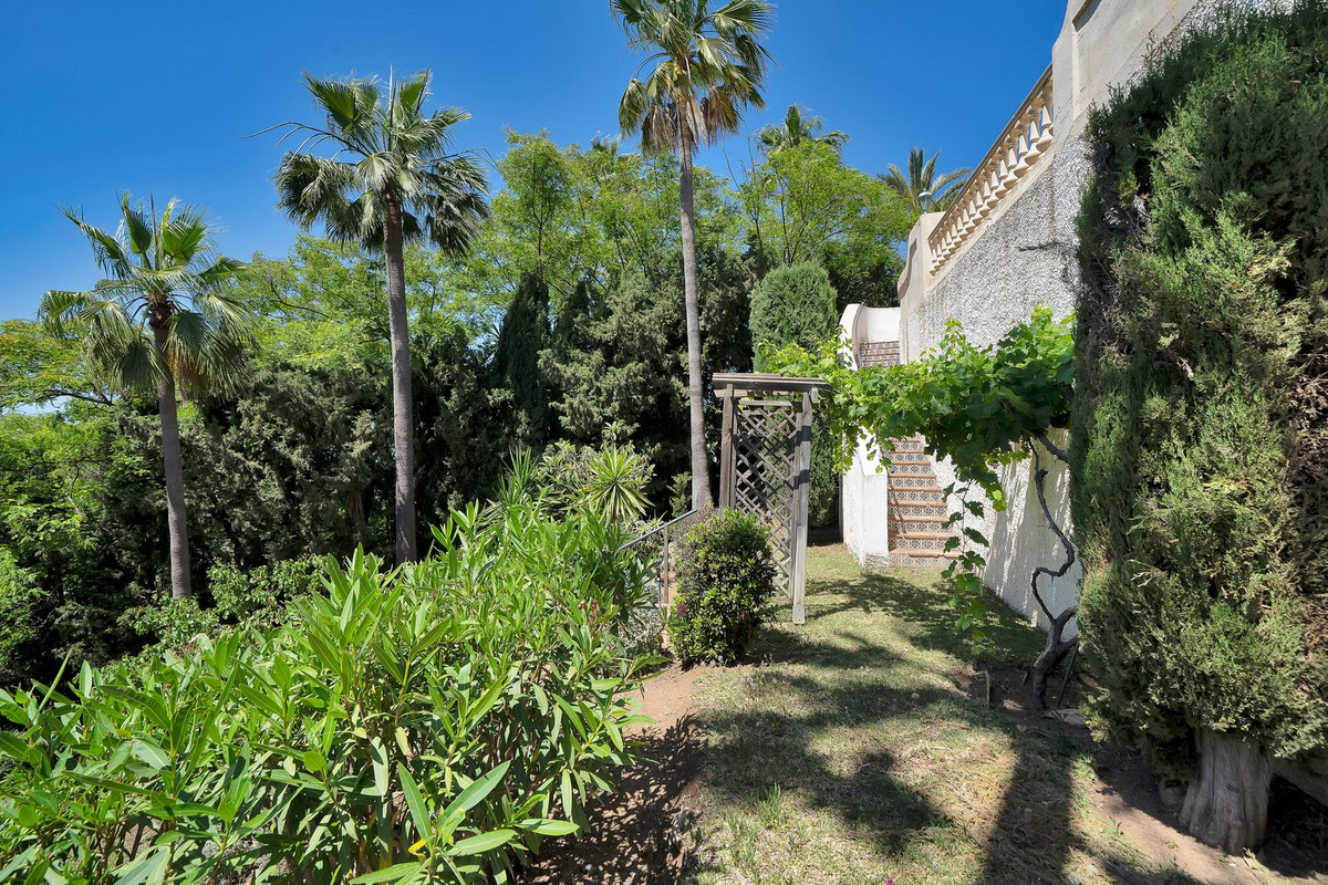 Huis te koop in Hacienda Las Chapas | 6 slaapkamers H5390014